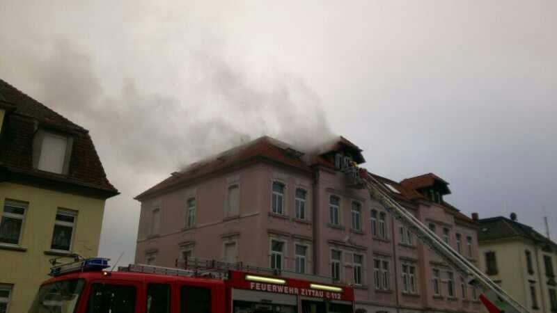 Feuerwehr-Zittau-Wohnungsbrand-Dachwohnung-Löscharbeiten-Neuaufbau-Sanierung-Brandschaden